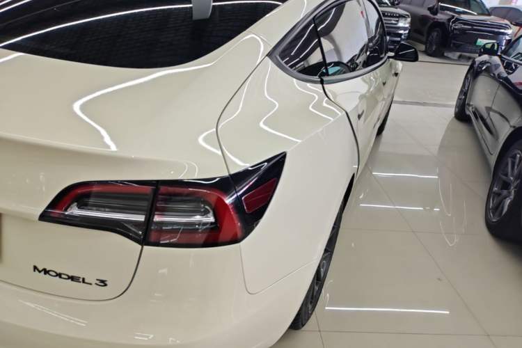 Used Tesla Model 3 2020 Revised Version Standard Range Rear-Wheel Drive – Upgraded Edition Right Rear Taillight