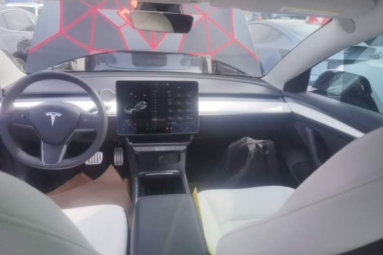 Used Tesla Model 3 2021 Performance High-Performance All-Wheel-Drive Version 3D6 Audio And AC Panel