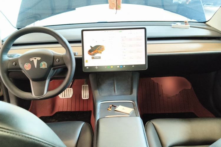 Used Tesla Model 3 2021 Revised Performance Version with All-Wheel Drive 3D1 Center Console