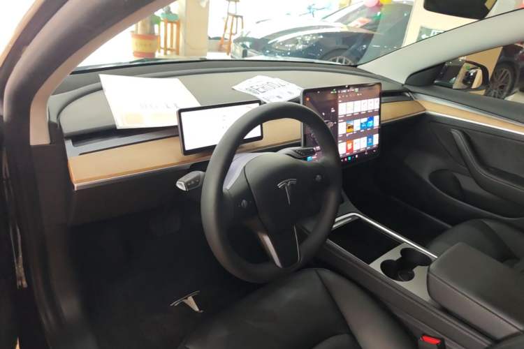 Used Tesla Model 3 2021 Standard Range Rear-Wheel Drive Upgraded Version 3D6 Center Console