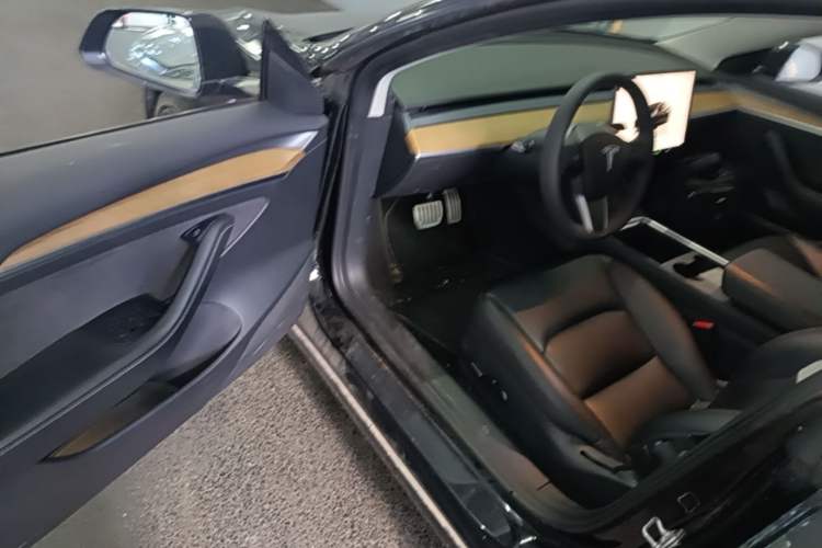 Used Tesla Model 3 2021 Revised Version II – Performance High-Performance All-Wheel-Drive Edition Driver Seat