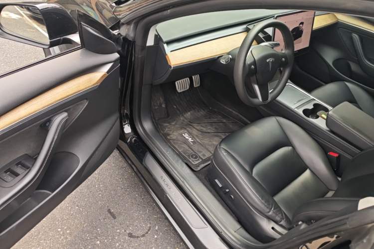 Used Tesla Model 3 2021 Revised Version II – Performance High-Performance All-Wheel-Drive Edition Driver Seat