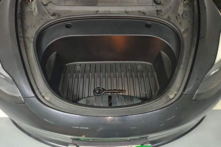 Used Tesla Model 3 2021 Revised Version II – Performance High-Performance All-Wheel-Drive Edition Engine Bay