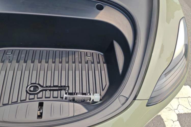 Used Tesla Model 3 2021 Performance High-Performance All-Wheel-Drive Version 3D6 Engine Bay Left