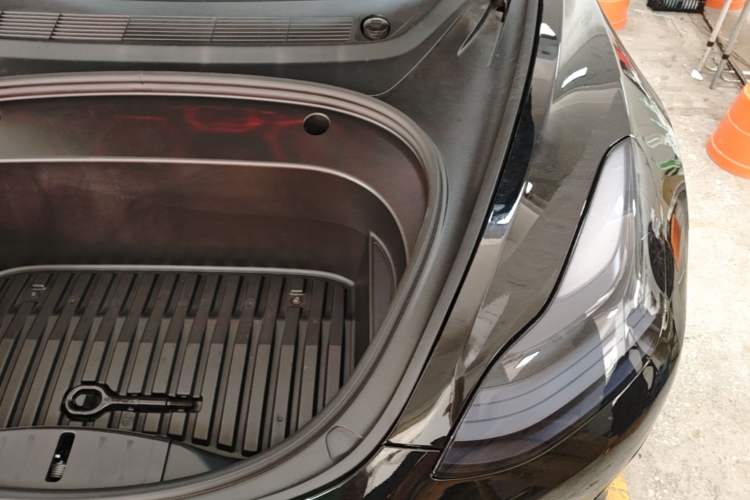 Used Tesla Model 3 2021 Standard Range Rear-Wheel Drive Upgraded Version 3D6 Engine Bay Left