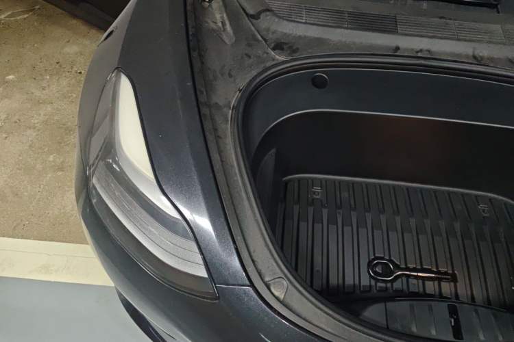 Used Tesla Model 3 2021 Revised Version II – Performance High-Performance All-Wheel-Drive Edition Engine Bay Right