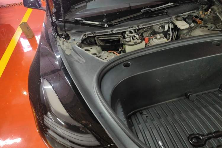 Used Tesla Model 3 2021 Revised Version II – Performance High-Performance All-Wheel-Drive Edition Engine Bay Right