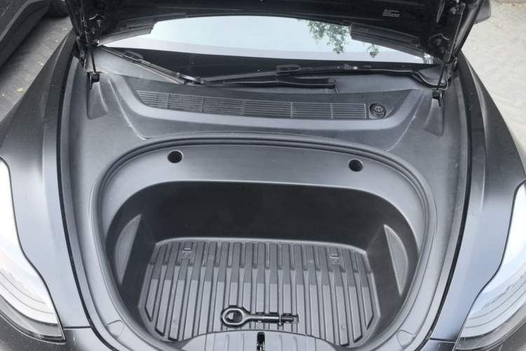 Used Tesla Model 3 2021 Performance High-Performance All-Wheel-Drive Version 3D6 Engine Bay