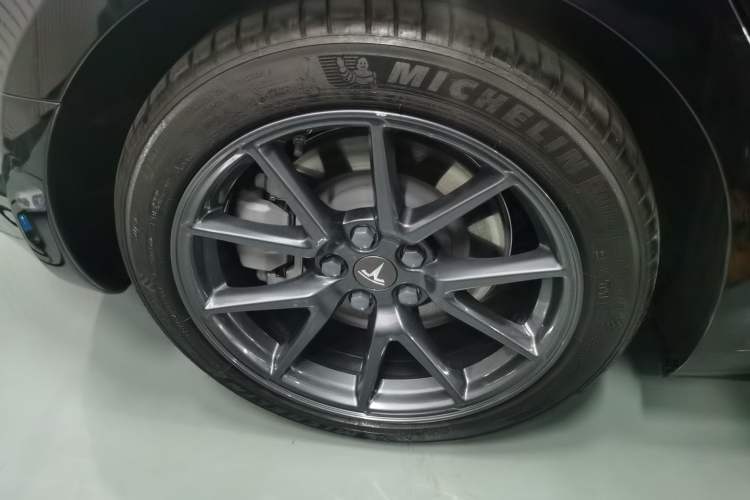 Used Tesla Model 3 2021 Standard Range Rear-Wheel Drive Upgraded Version 3D6 Exterior 2