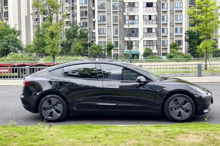 Used Tesla Model 3 2021 Standard Range Rear-Wheel Drive Upgraded Version 3D6 Exterior 2