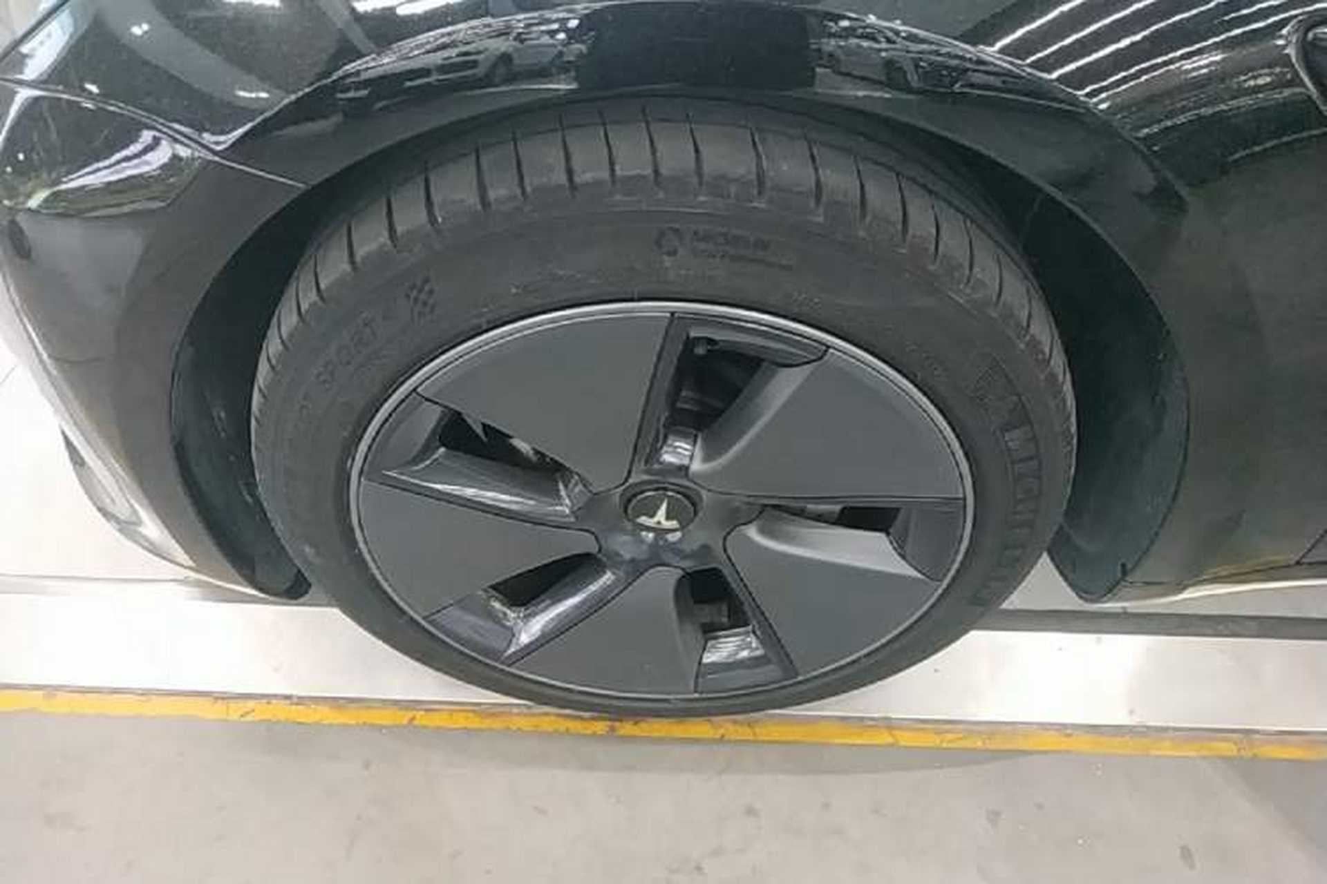 Used Tesla Model 3 2021 Standard Range Rear-Wheel Drive Upgraded Version 3D6 Exterior 4