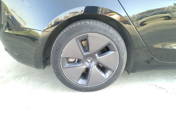 Used Tesla Model 3 2021 Standard Range Rear-Wheel Drive Upgraded Version 3D6 Exterior 4