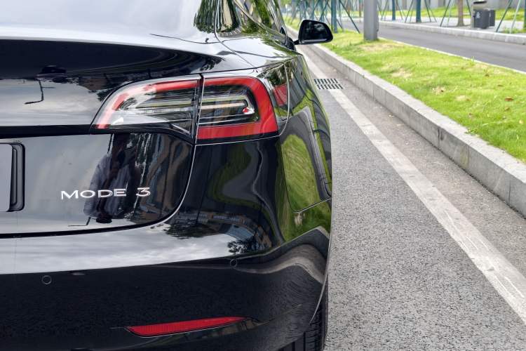 Used Tesla Model 3 2021 Standard Range Rear-Wheel Drive Upgraded Version 3D6 Exterior 8