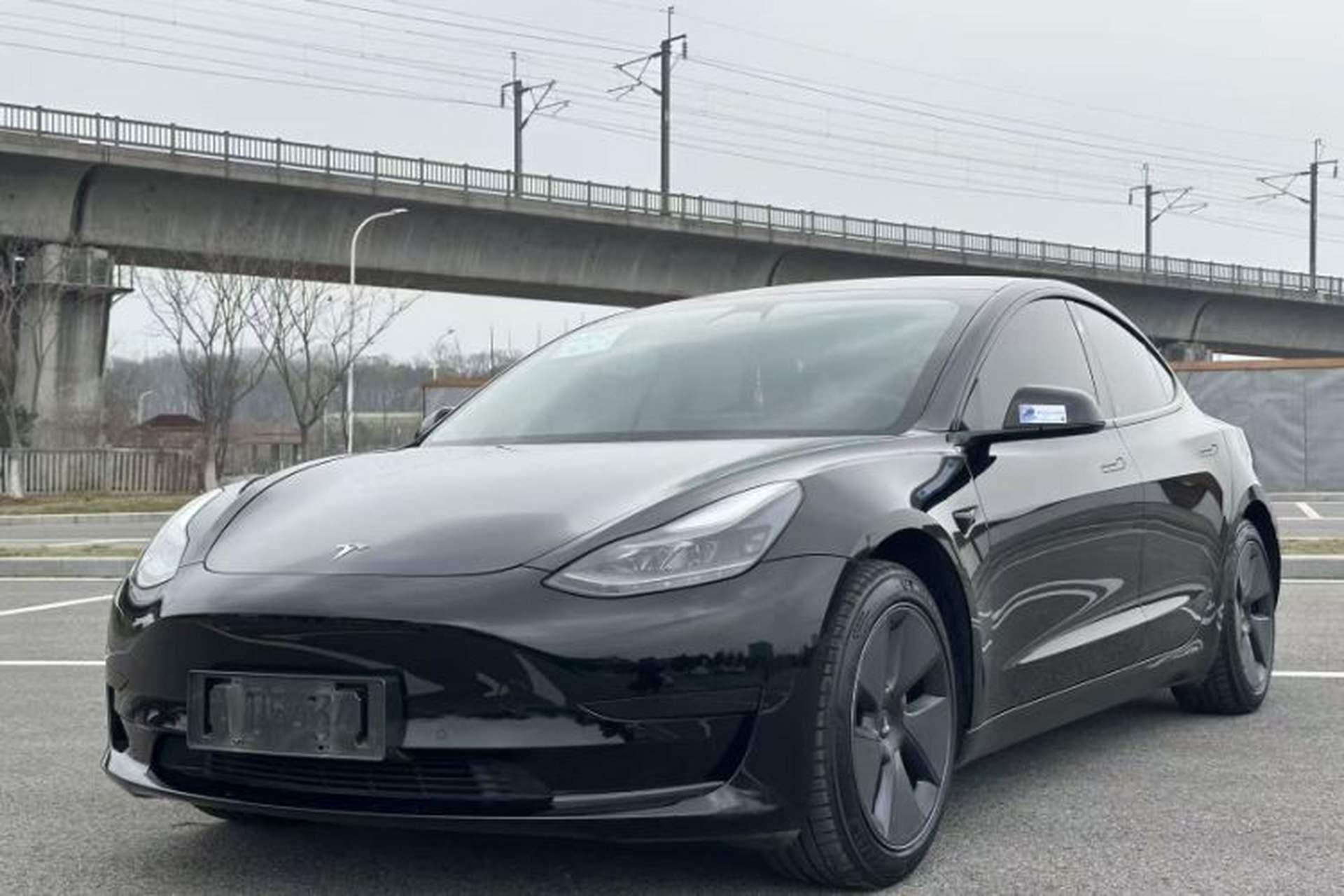 Used Tesla Model 3 2021 Standard Range Rear-Drive Upgraded Version Front Left 45 Deg