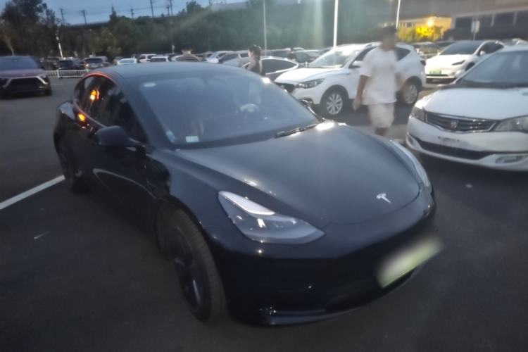 Used Tesla Model 3 2021 Standard Range Rear-Drive Upgraded Version Front Right 45 Deg