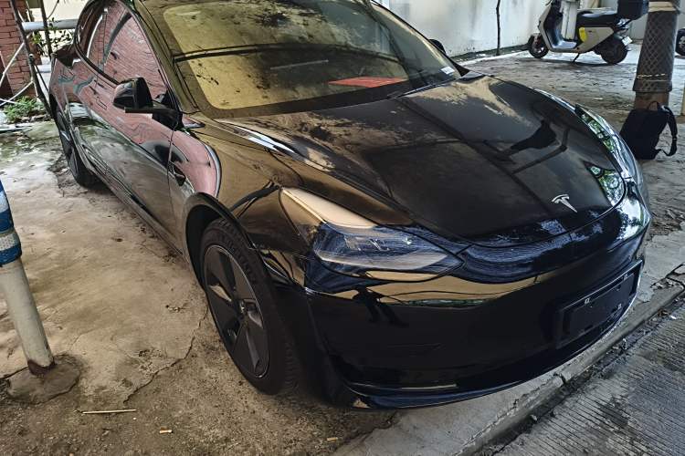 Used Tesla Model 3 2021 Standard Range Rear-Drive Upgraded Version Front Right 45 Deg