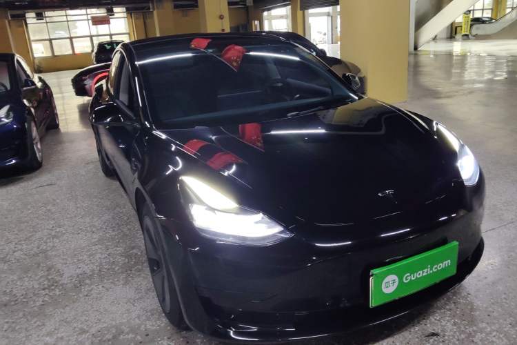 Used Tesla Model 3 2021 Standard Range Rear-Drive Upgraded Version Front Right 45 Deg