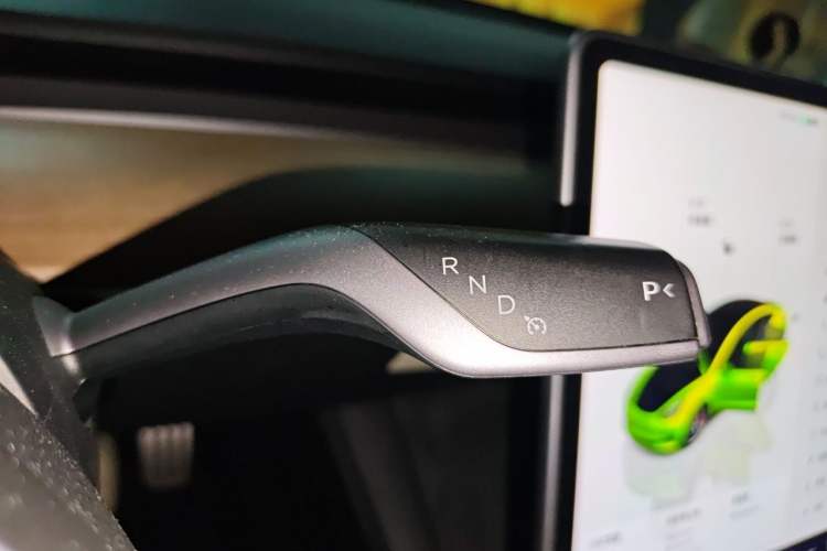 Used Tesla Model 3 2021 Revised Version II – Performance High-Performance All-Wheel-Drive Edition Gear Lever