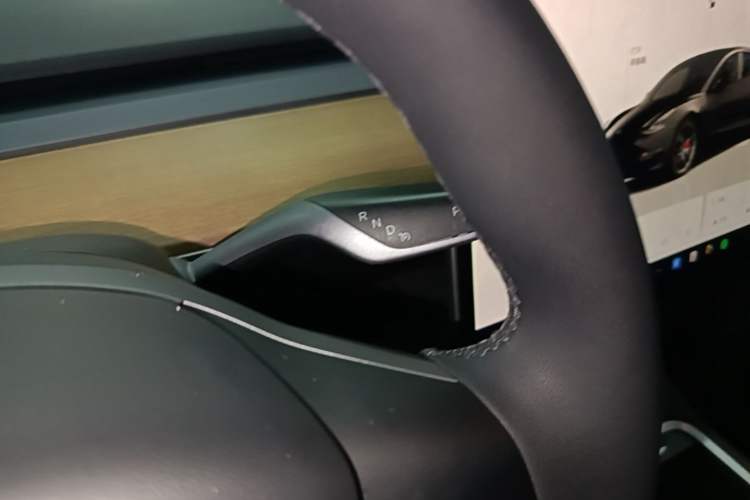 Used Tesla Model 3 2021 Revised Version II – Performance High-Performance All-Wheel-Drive Edition Gear Lever