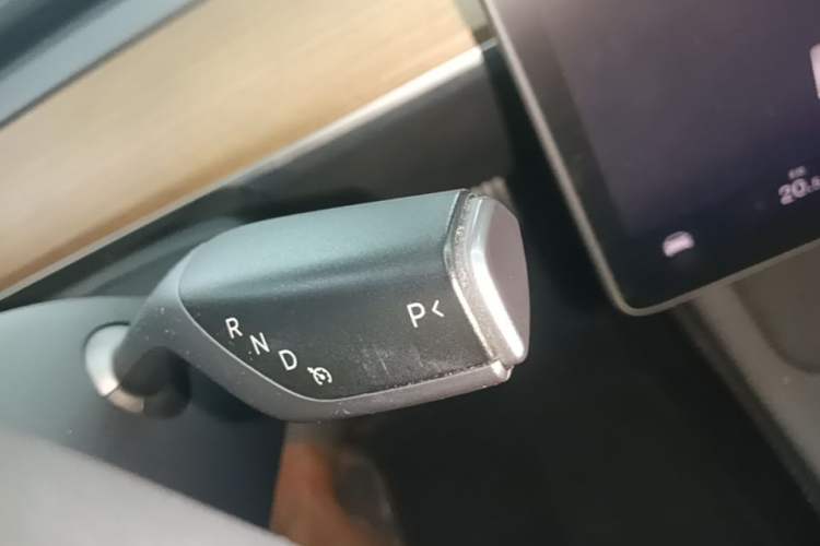 Used Tesla Model 3 2021 Revised Version II – Performance High-Performance All-Wheel-Drive Edition Gear Lever
