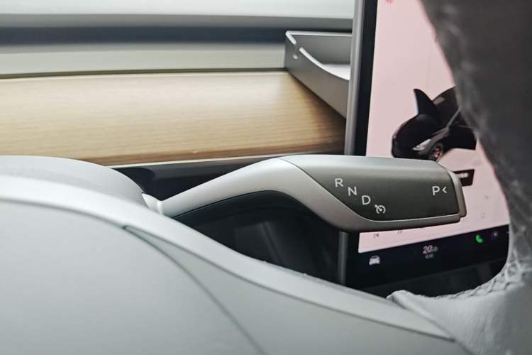 Used Tesla Model 3 2021 Revised Version II – Performance High-Performance All-Wheel-Drive Edition Gear Lever