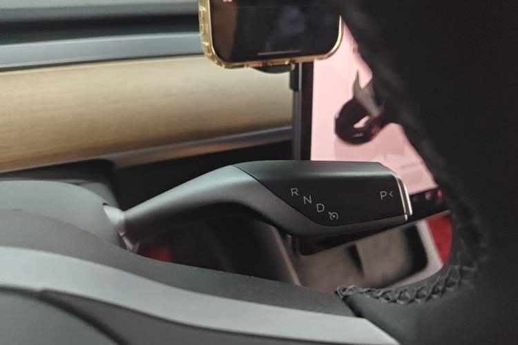 Used Tesla Model 3 2021 Revised Version II – Performance High-Performance All-Wheel-Drive Edition Gear Lever