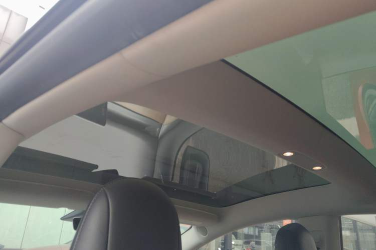 Used Tesla Model 3 2021 Performance High-Performance All-Wheel-Drive Version 3D6 Headliner