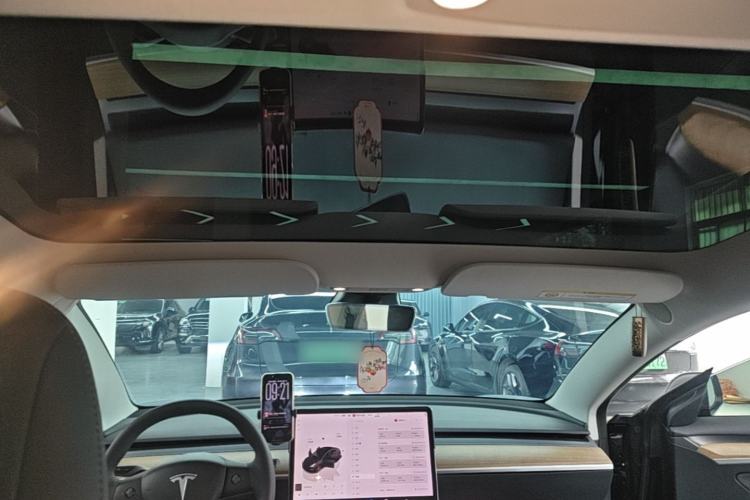 Used Tesla Model 3 2021 Revised Version II – Performance High-Performance All-Wheel-Drive Edition Headliner