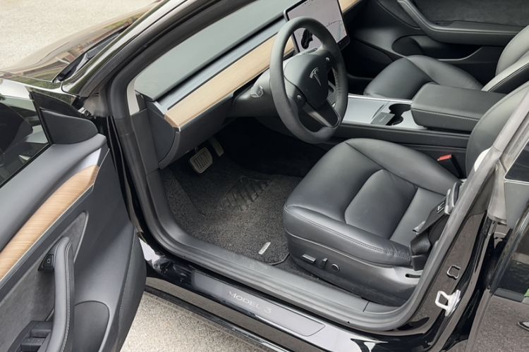 Used Tesla Model 3 2021 Performance High-Performance All-Wheel-Drive Version Interior 1