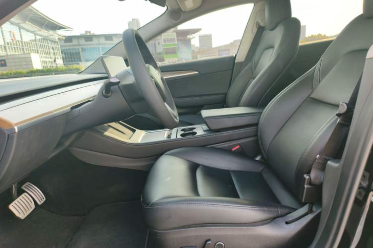 Used Tesla Model 3 2021 Revised Version II – Performance High-Performance All-Wheel-Drive Edition Interior 1