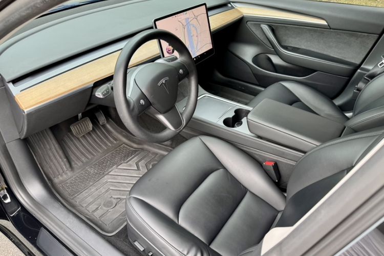 Used Tesla Model 3 2021 Standard Range Rear-Wheel Drive Upgraded Version 3D6 Interior 1