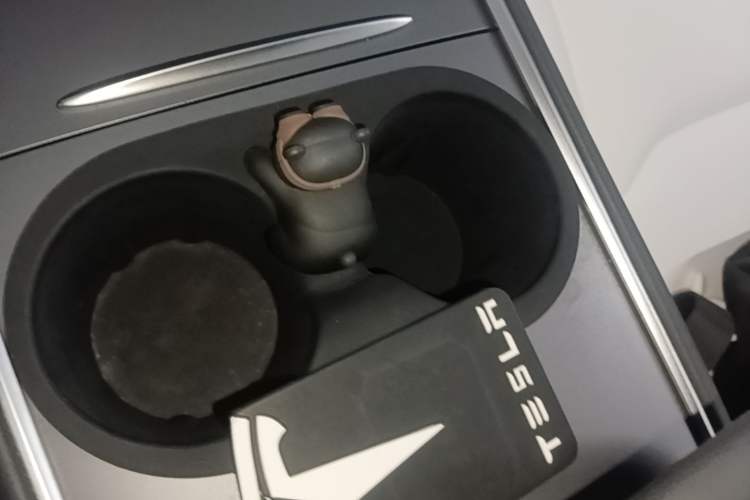 Used Tesla Model 3 2021 Revised Version II – Performance High-Performance All-Wheel-Drive Edition Interior 1