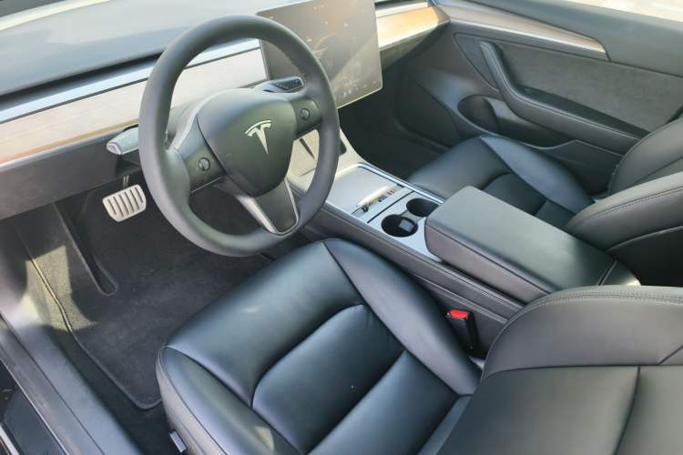 Used Tesla Model 3 2021 Revised Version II – Performance High-Performance All-Wheel-Drive Edition Interior 2
