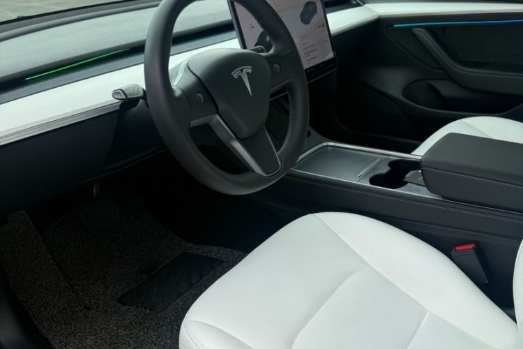 Used Tesla Model 3 2021 Standard Range Rear-Wheel Drive Upgraded Version 3D6 Interior 2