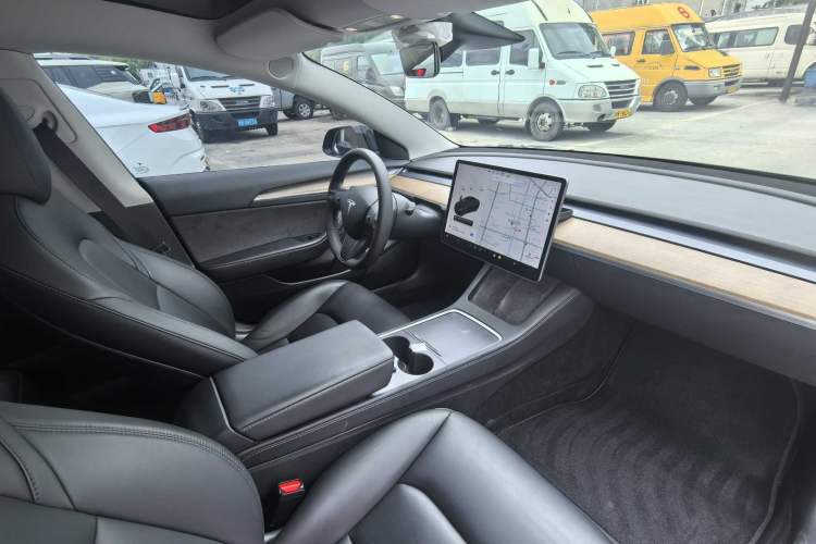 Used Tesla Model 3 2021 Performance High-Performance All-Wheel-Drive Version Interior 3