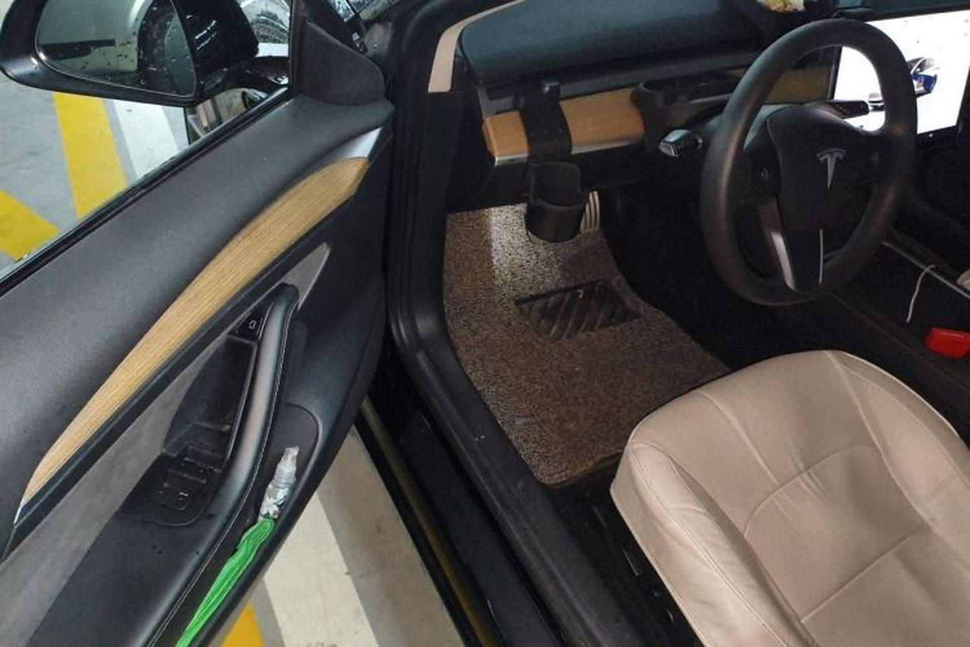 Used Tesla Model 3 2021 Revised Version II – Performance High-Performance All-Wheel-Drive Edition Interior 3