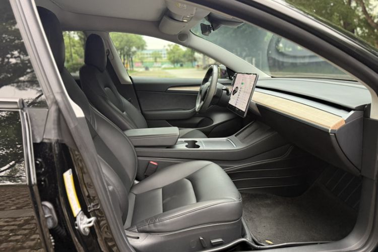 Used Tesla Model 3 2021 Standard Range Rear-Wheel Drive Upgraded Version 3D6 Interior 3