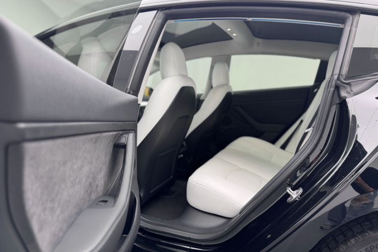 Used Tesla Model 3 2021 Standard Range Rear-Wheel Drive Upgraded Version 3D6 Interior 4