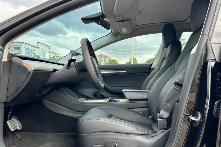 Used Tesla Model 3 2021 Standard Range Rear-Wheel Drive Upgraded Version 3D6 Interior 4