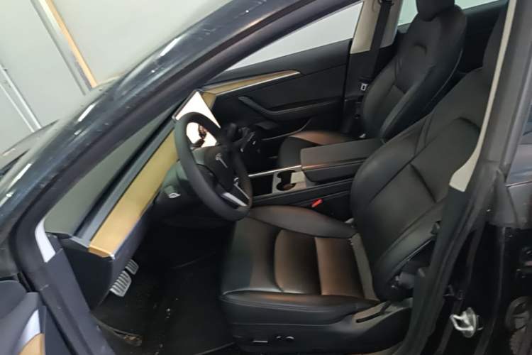 Used Tesla Model 3 2021 Revised Version II – Performance High-Performance All-Wheel-Drive Edition Left Front Seat