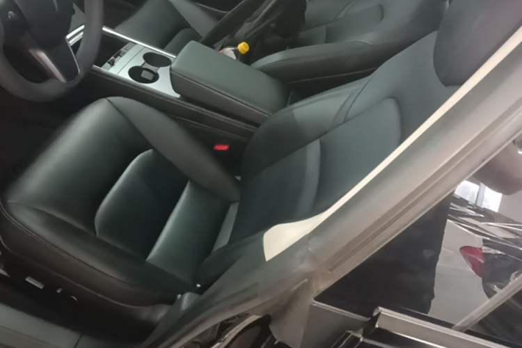 Used Tesla Model 3 2021 Revised Version II – Performance High-Performance All-Wheel-Drive Edition Left Front Seat