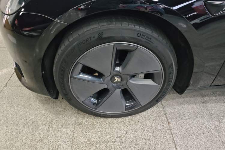 Used Tesla Model 3 2021 Standard Range Rear-Drive Upgraded Version Left Front Wheel Hub