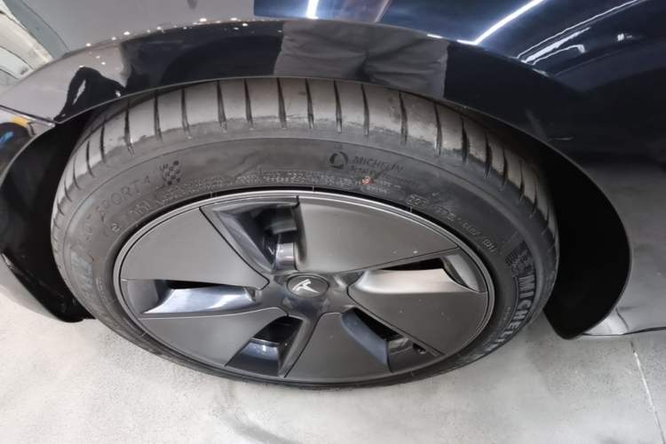 Used Tesla Model 3 2021 Standard Range Rear-Drive Upgraded Version Left Front Wheel Hub