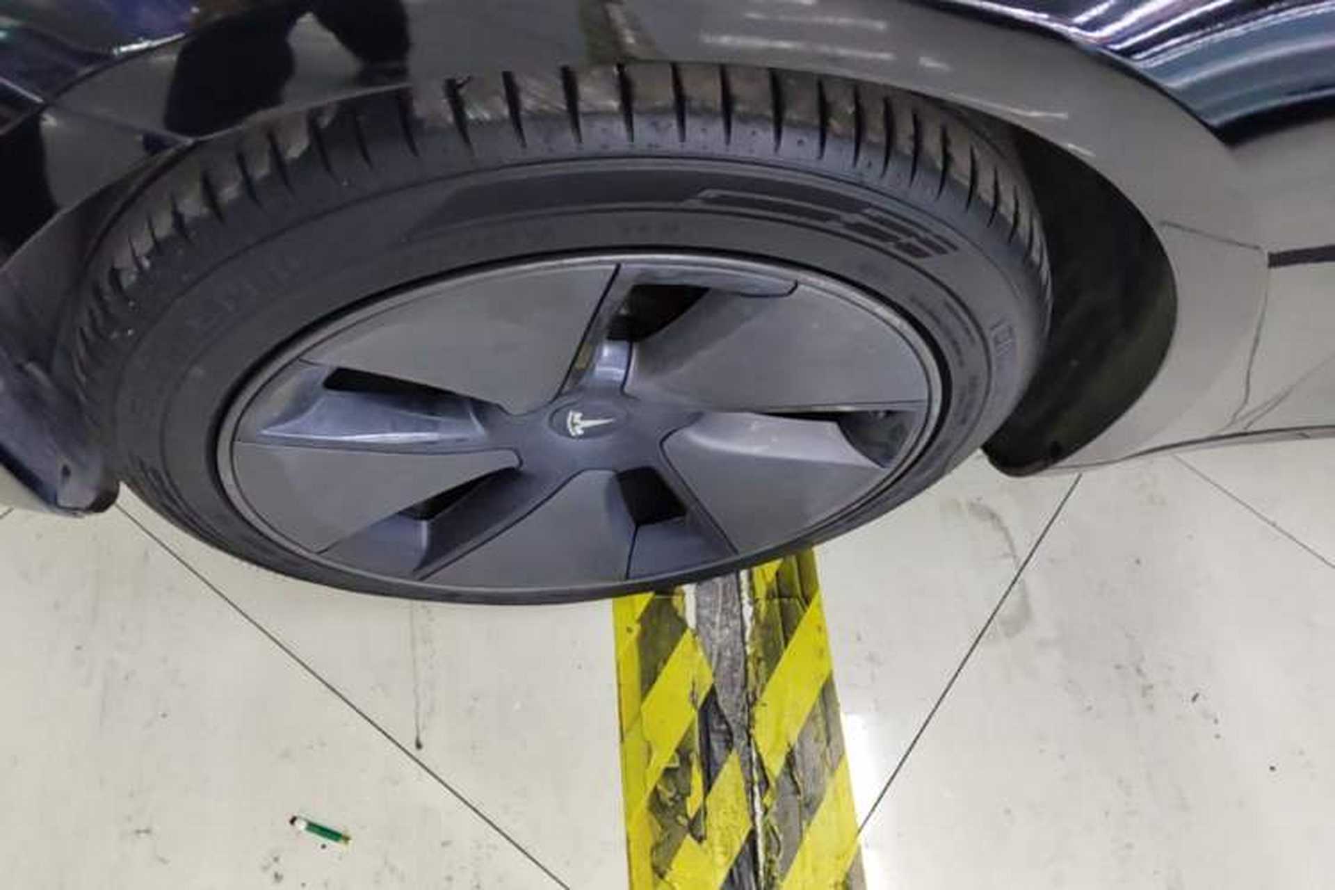 Used Tesla Model 3 2021 Standard Range Rear-Drive Upgraded Version Left Front Wheel Hub