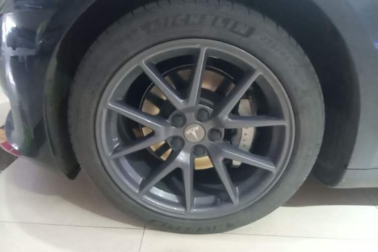 Used Tesla Model 3 2021 Standard Range Rear-Drive Upgraded Version Left Front Wheel Hub