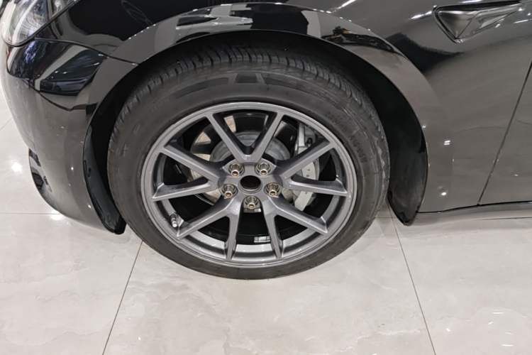 Used Tesla Model 3 2021 Standard Range Rear-Drive Upgraded Version Left Front Wheel Hub