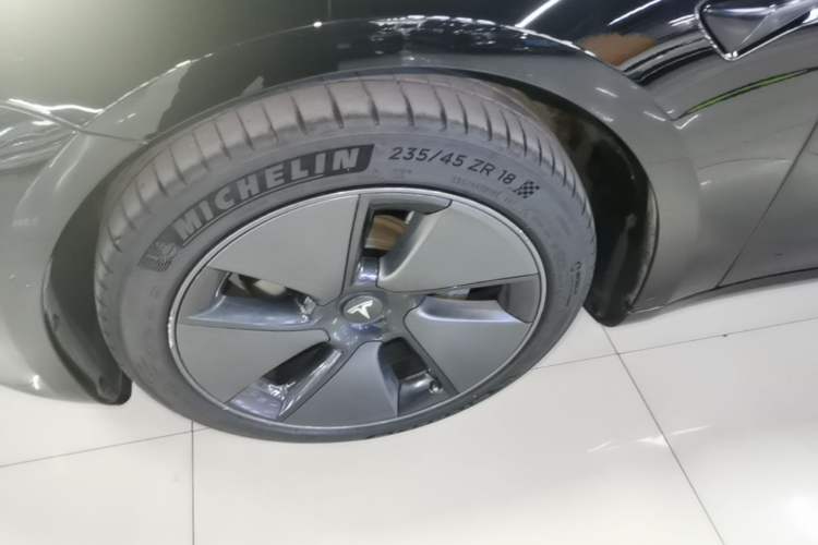 Used Tesla Model 3 2021 Standard Range Rear-Wheel Drive Upgraded Version 3D6 Left Front Wheel Hub