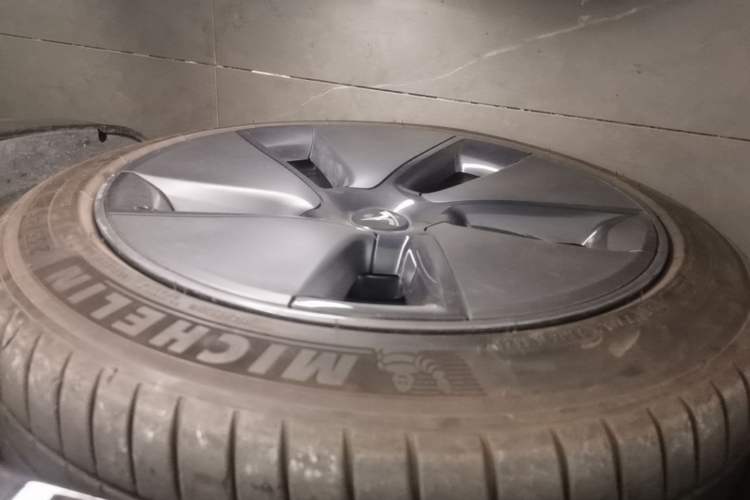 Used Tesla Model 3 2021 Revised Version Standard Range Rear-Wheel Drive Upgraded Edition 3D1 Left Front Wheel Hub