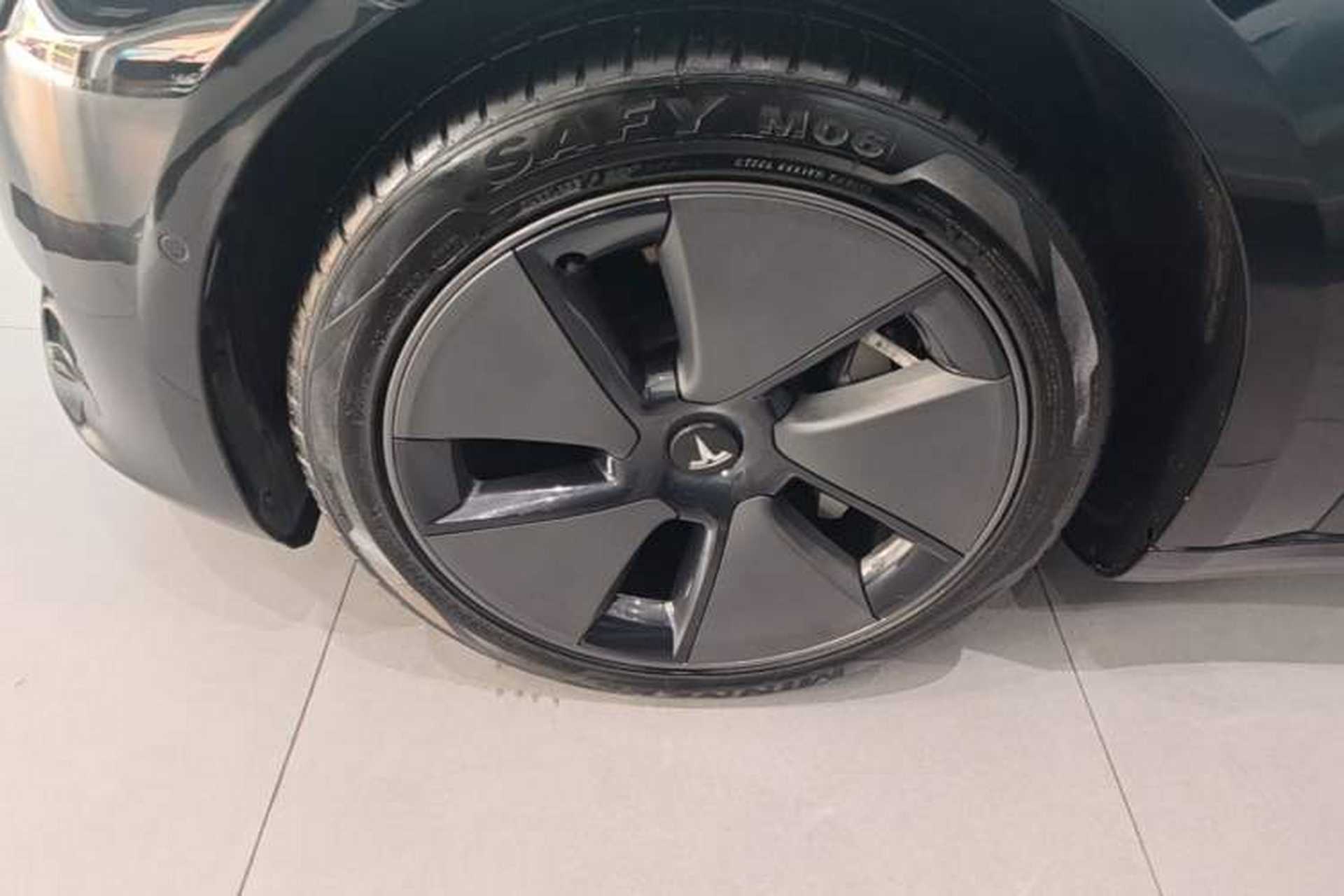 Used Tesla Model 3 2021 Standard Range Rear-Drive Upgraded Version Left Front Wheel Hub