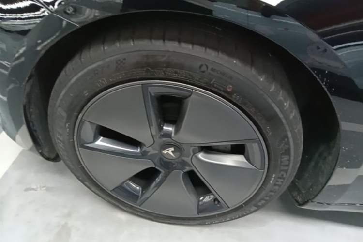Used Tesla Model 3 2021 Standard Range Rear-Drive Upgraded Version Left Front Wheel Hub
